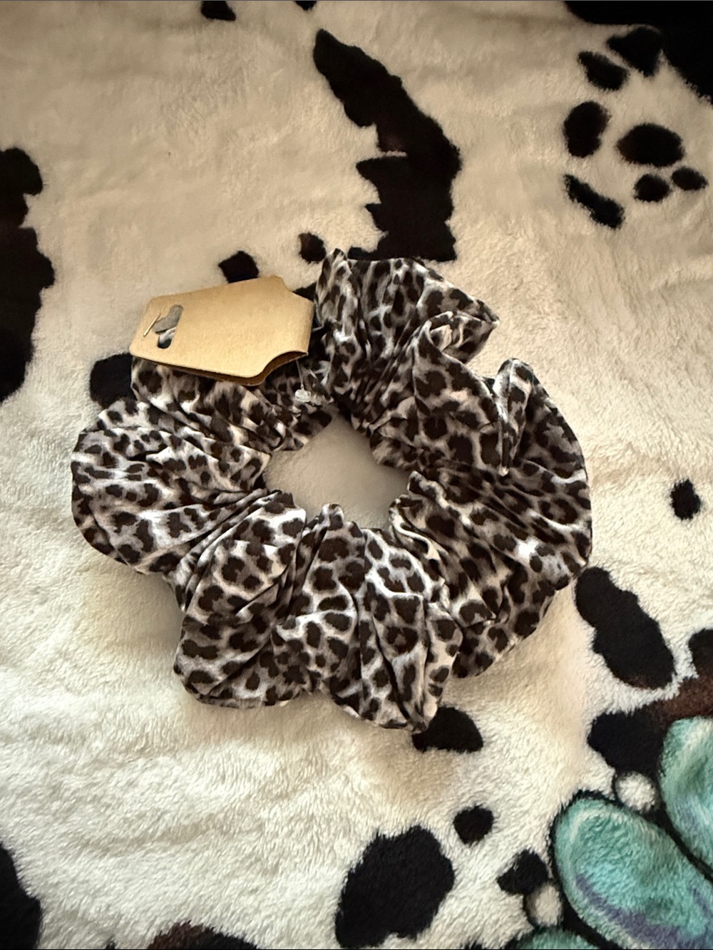 Leopard Print Oversized Hair Scrunchie - Gray & Black
